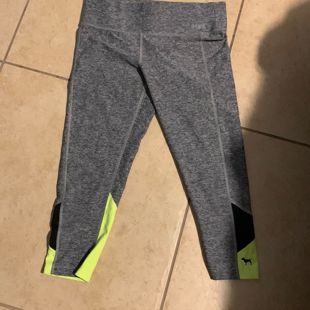 Yoga leggings crop pink brand